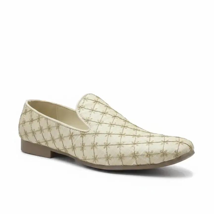 Ivory Gold Juti Ivory — Hand-embroidered mojari