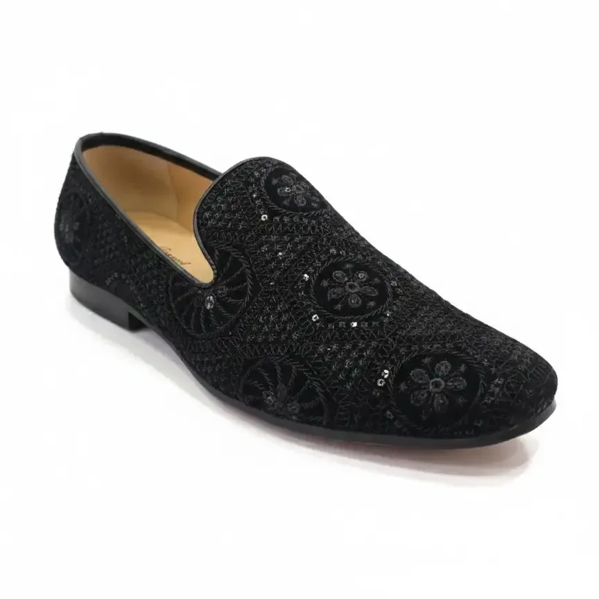 Onyx Juti Black — Hand-embroidered mojari
